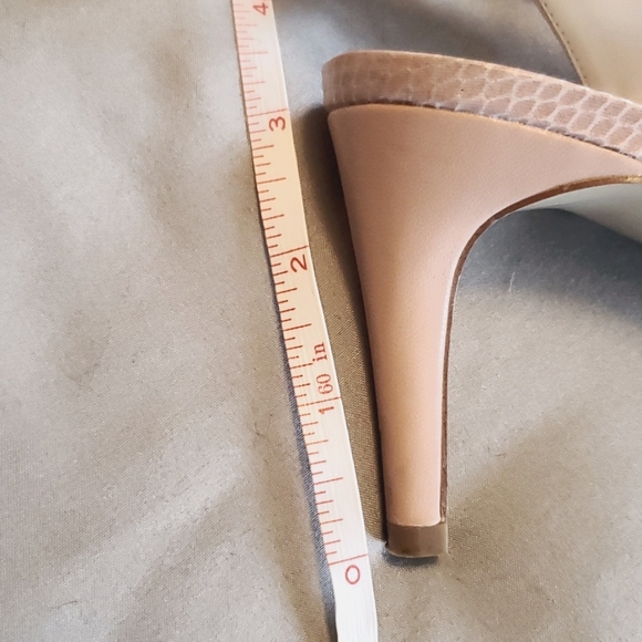 Heels - Picture 5 of 6